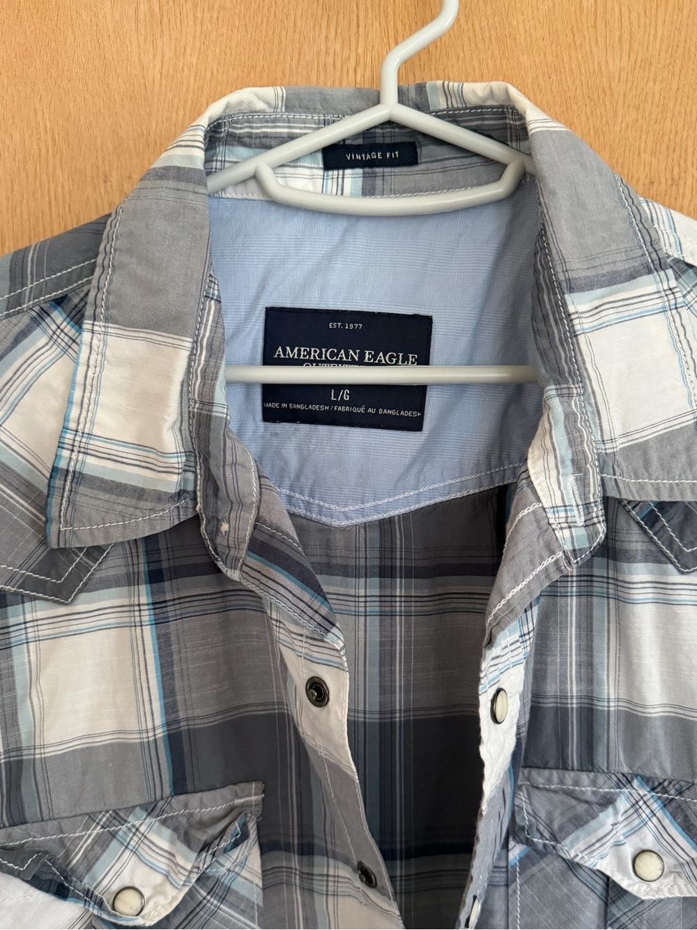 American Eagle Gray Plaid Button-Up Shirt